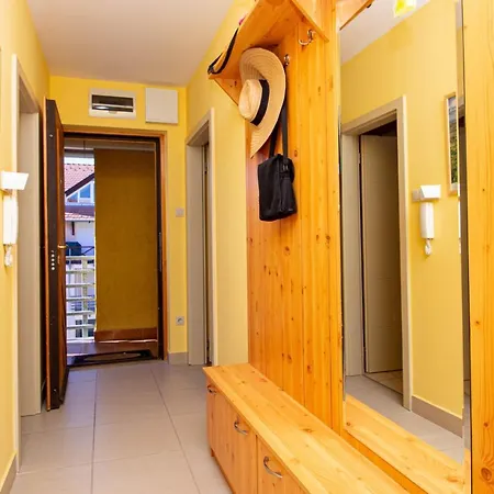 Apartment 970 - Kozvetlen Vizparti Lakoparkban Tihanyi Panoramas Apartman Balatonoszod